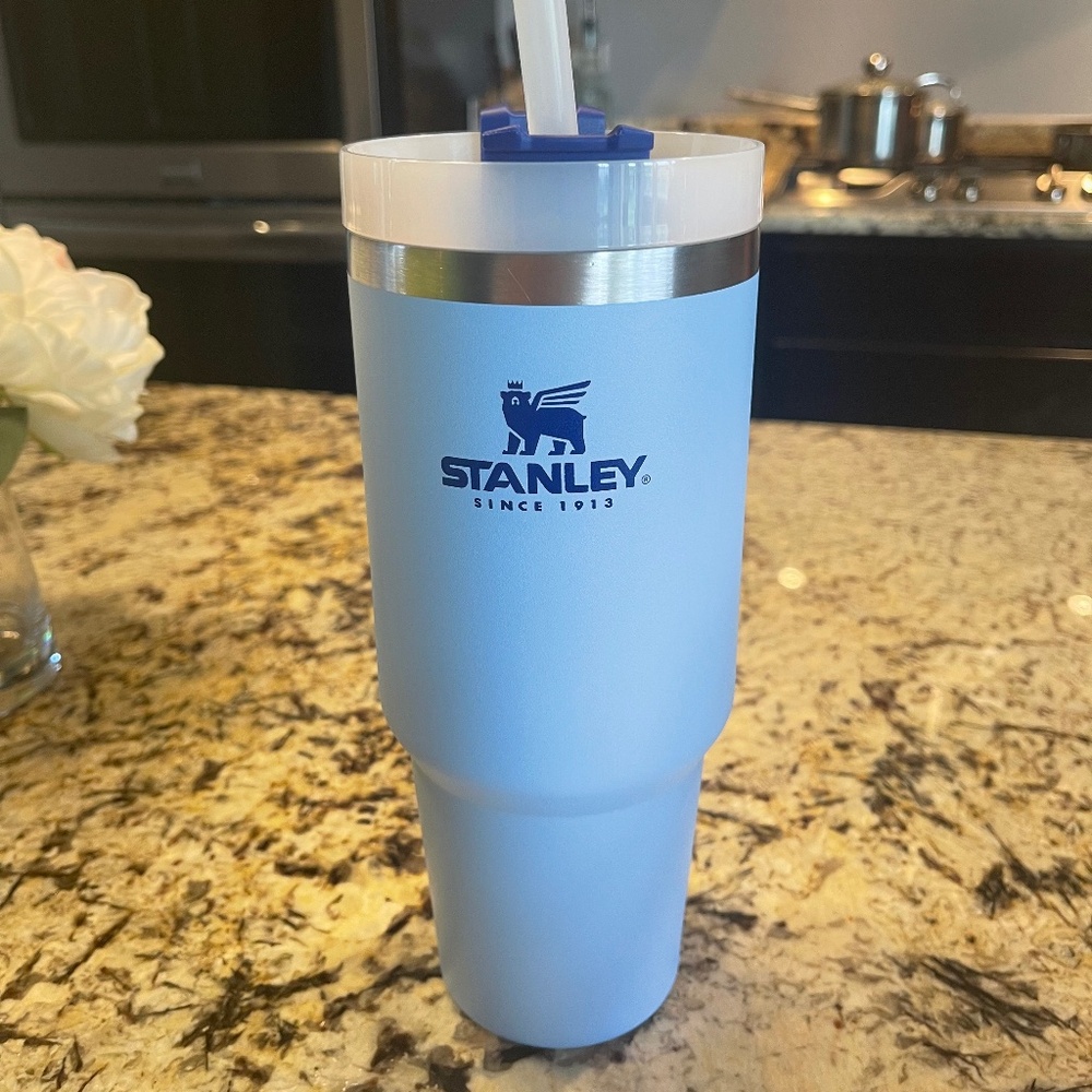 30oz blue Stanley (no handle)